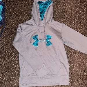 Under amour sweatshirt